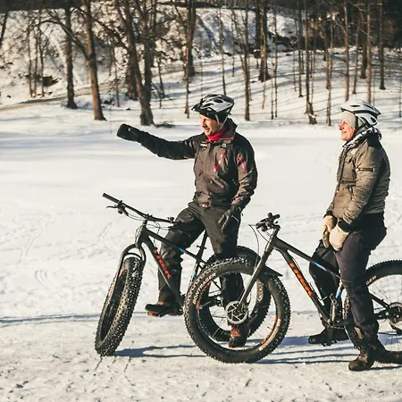 Lepaan Kartanon Vierashuone Гостевой дом